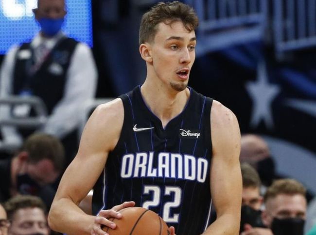 随着比赛的 随着比赛的