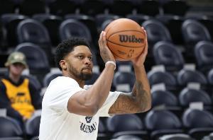 中外野与右 中外野与右